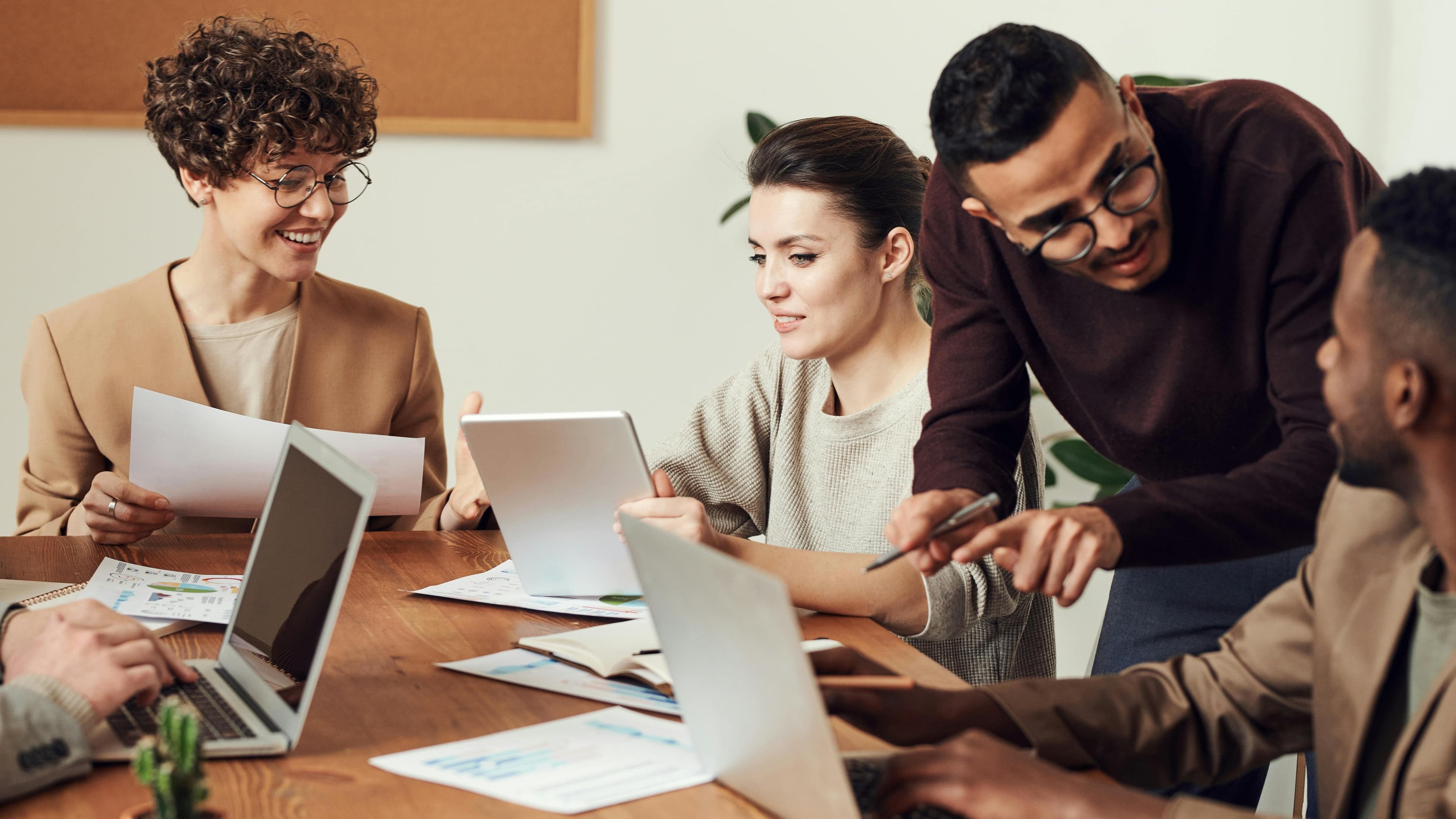 Le manager qui parle deux langages : la clé invisible des projets réussis